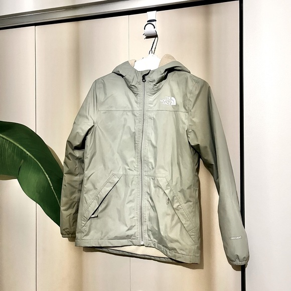 North Face DryVent Jacket - Picture 2 of 6